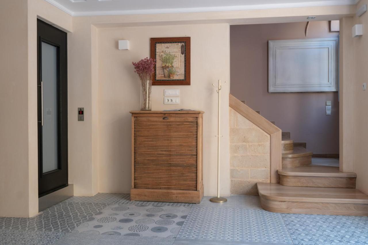 Vranas Ambiance Hotel ハニア エクステリア 写真