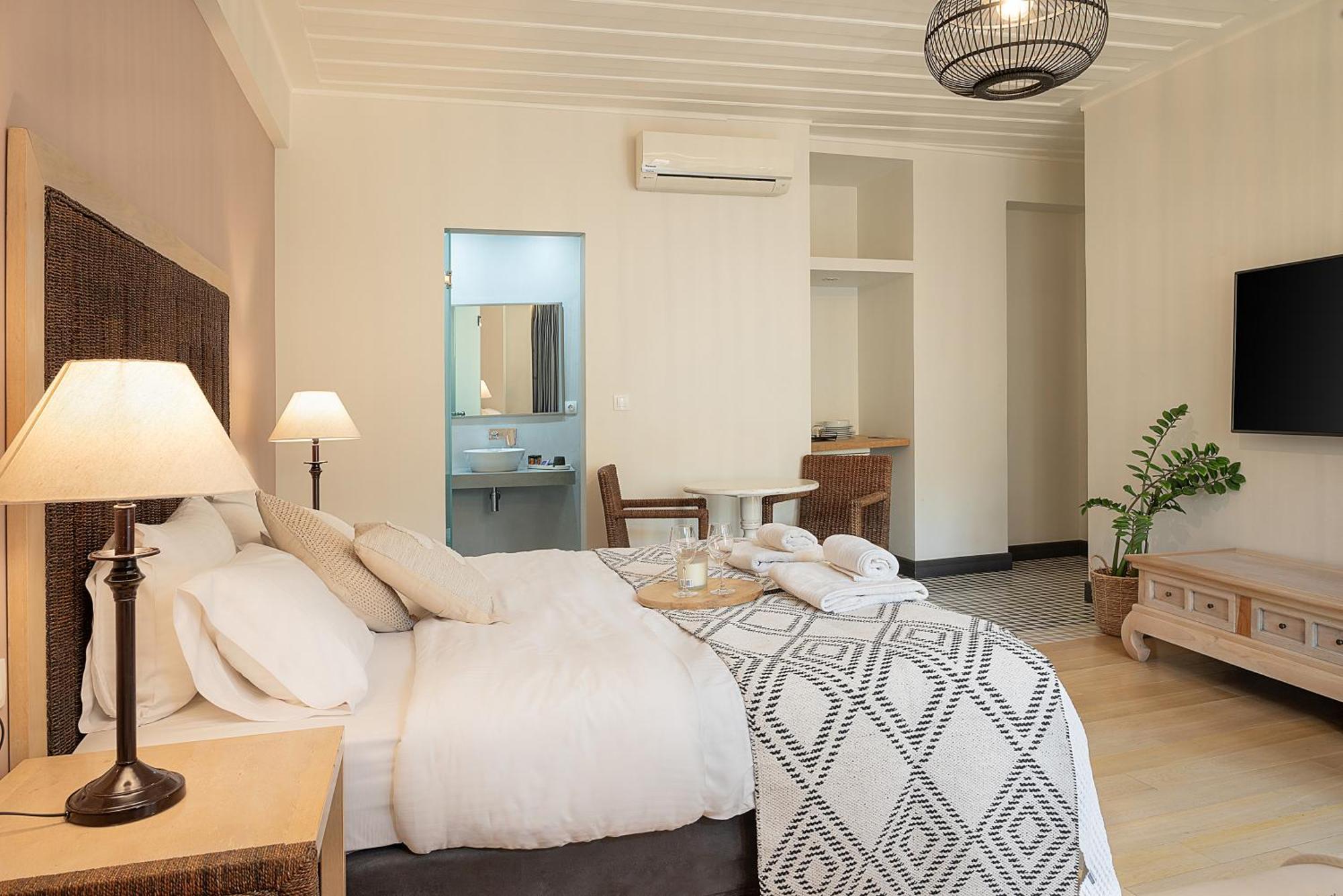 Vranas Ambiance Hotel ハニア エクステリア 写真