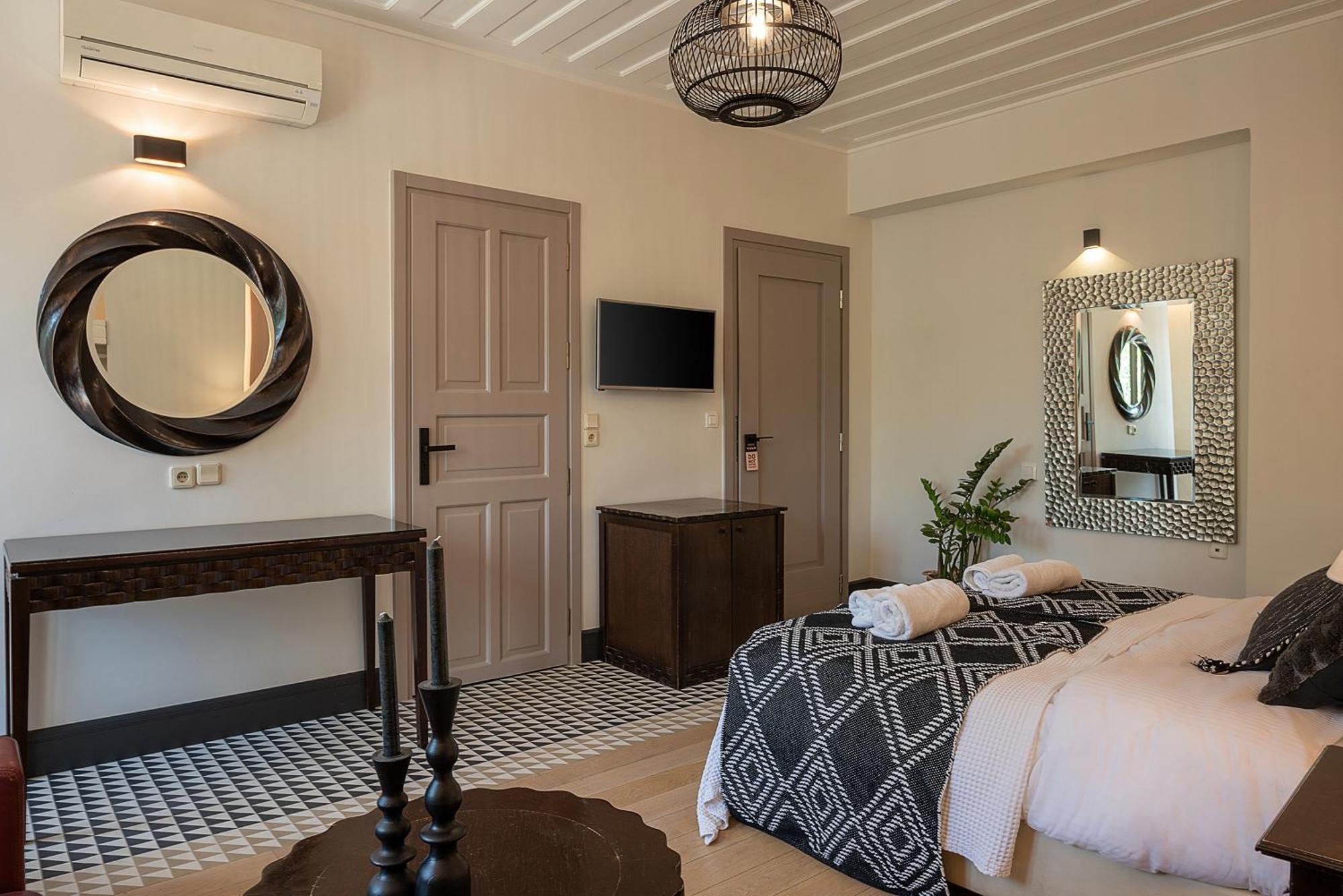 Vranas Ambiance Hotel ハニア エクステリア 写真