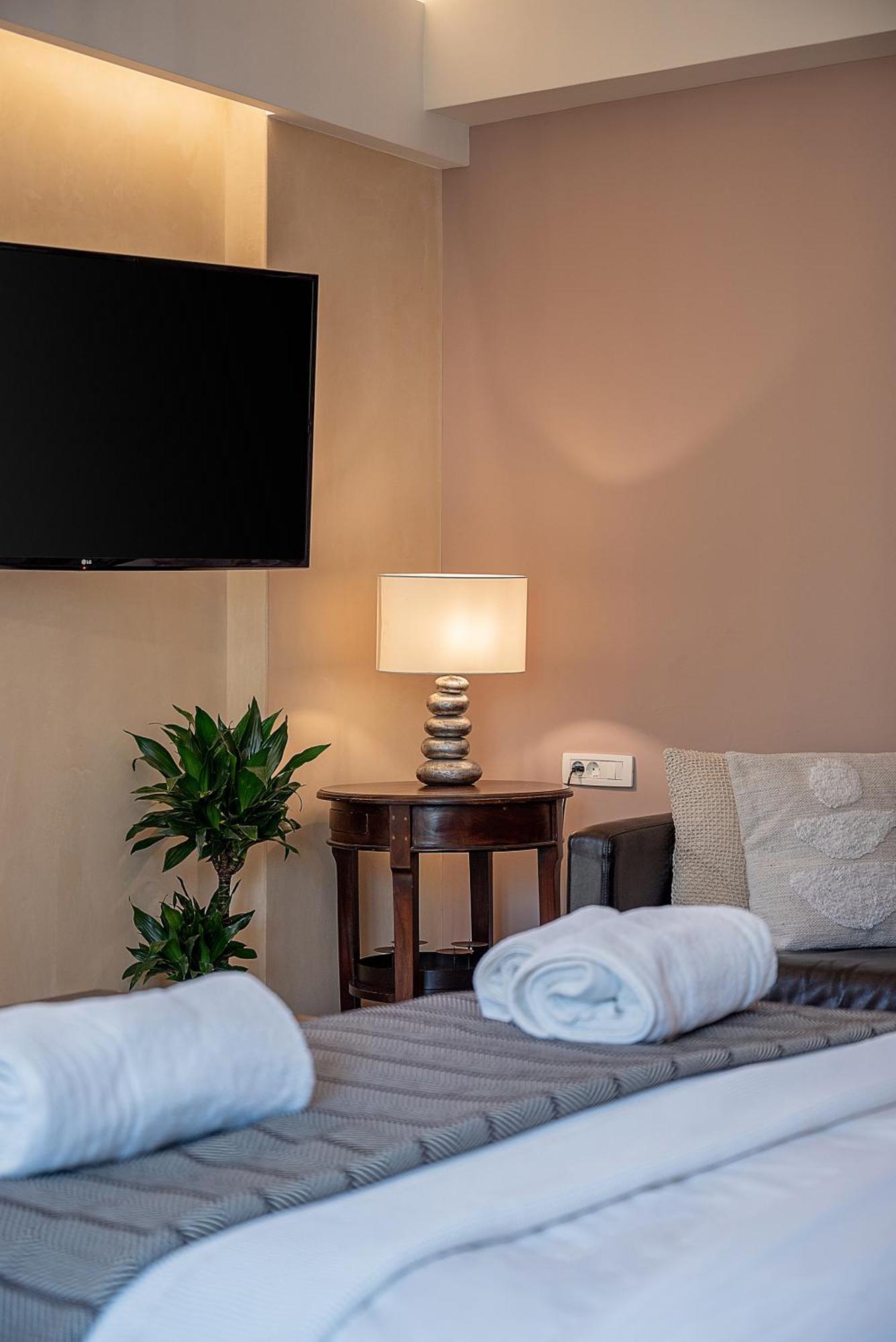 Vranas Ambiance Hotel ハニア エクステリア 写真