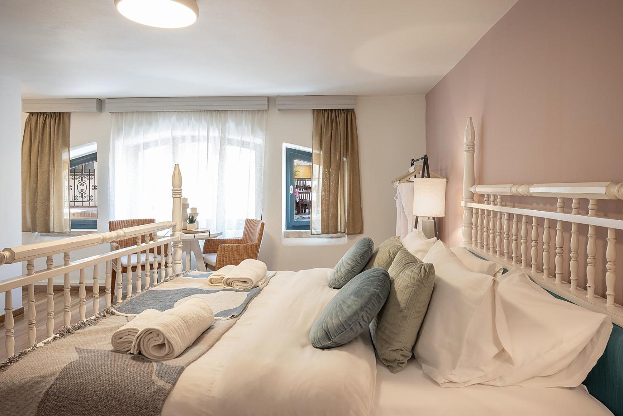 Vranas Ambiance Hotel ハニア エクステリア 写真